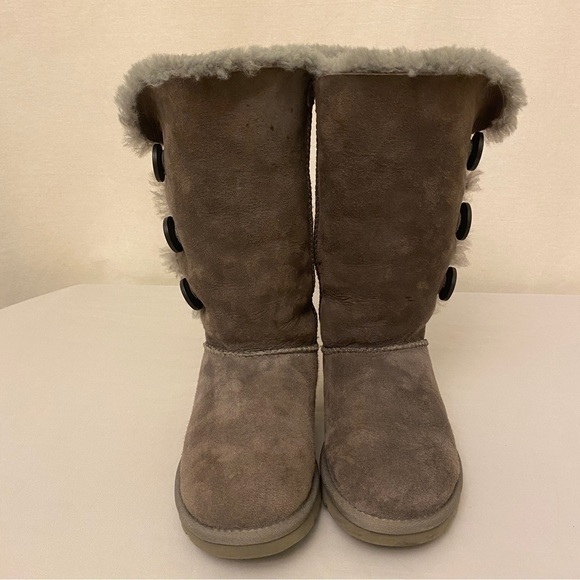 UGG Bailey Button Triplet II Boots Gray Size 5 Womens 1873 Plush Sheepskin - Picture 4 of 13